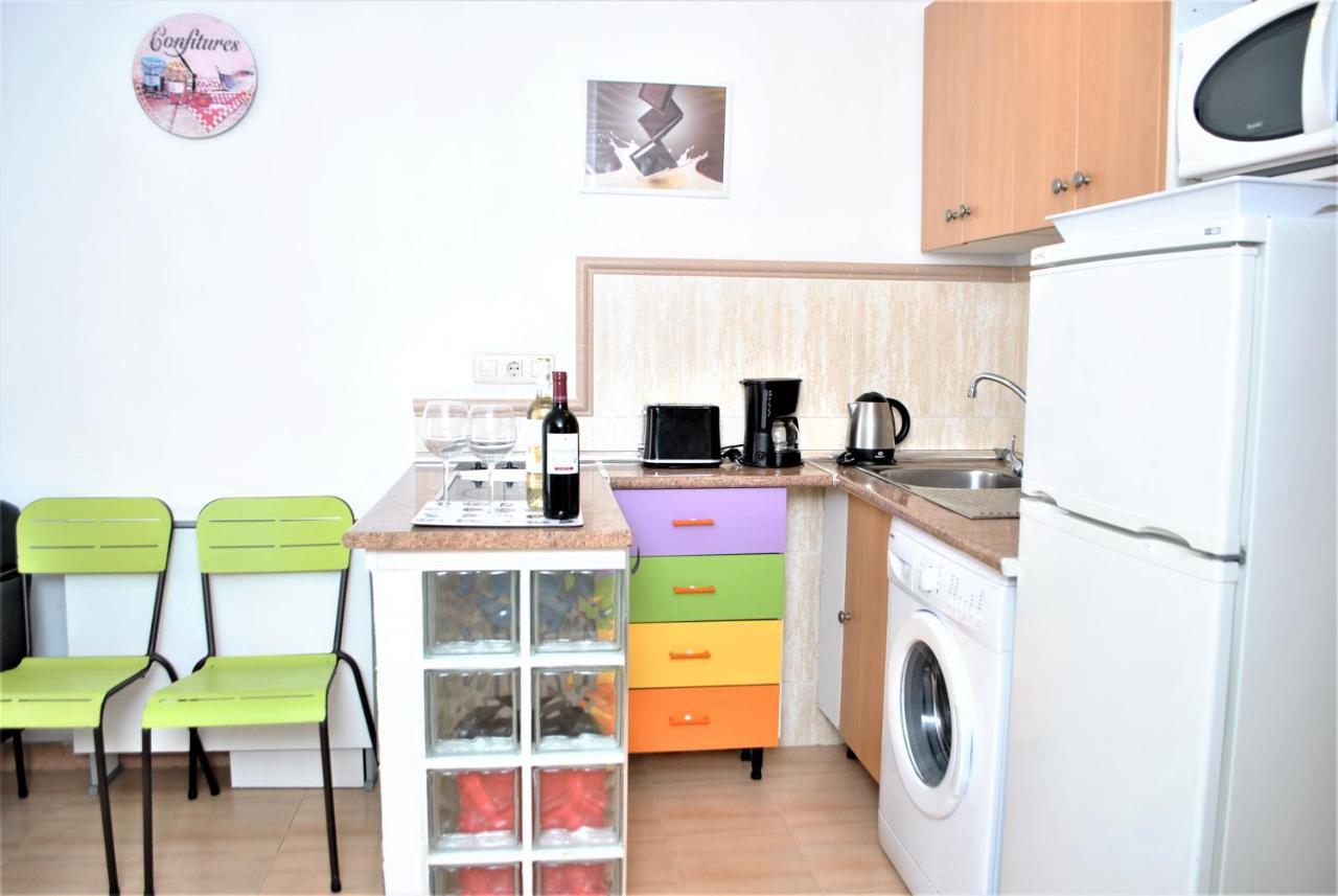 Small Building With 2 Apartments Малага Экстерьер фото