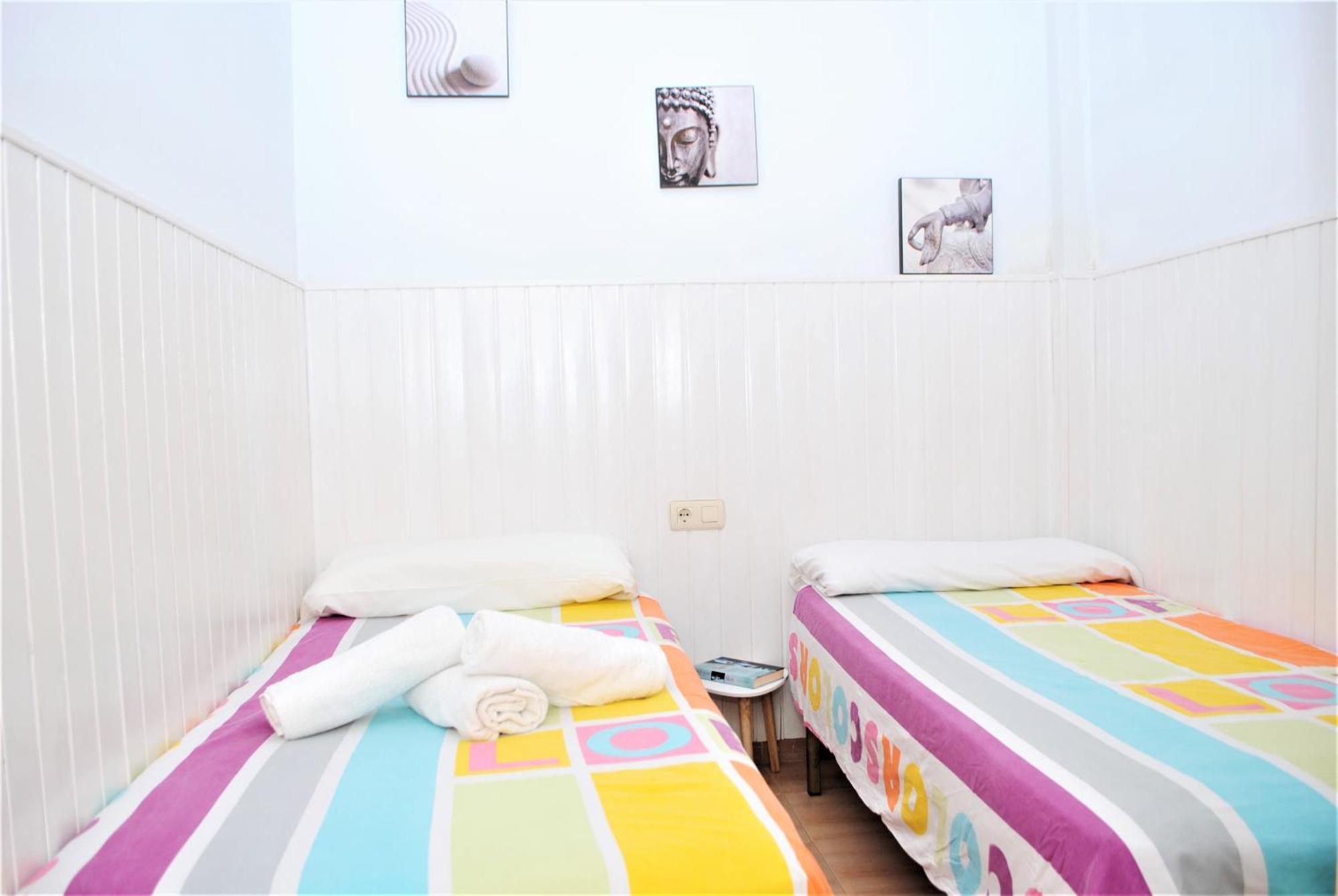 Small Building With 2 Apartments Малага Экстерьер фото